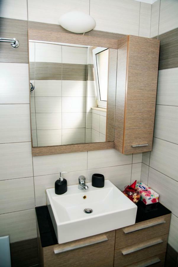 Catherine'S Comfort Apartment No2 Lávrio Kültér fotó